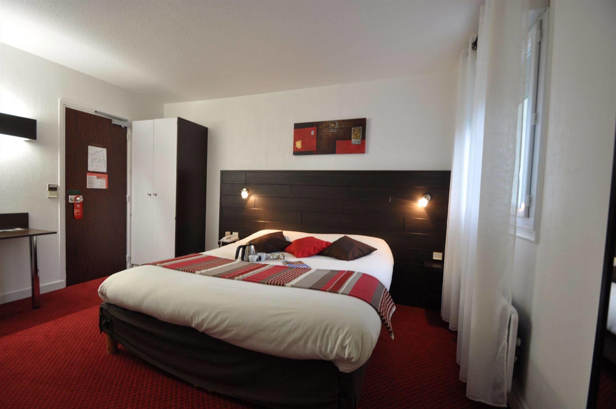 The Originals City, Hotel Du Chateau, Pontivy Εξωτερικό φωτογραφία