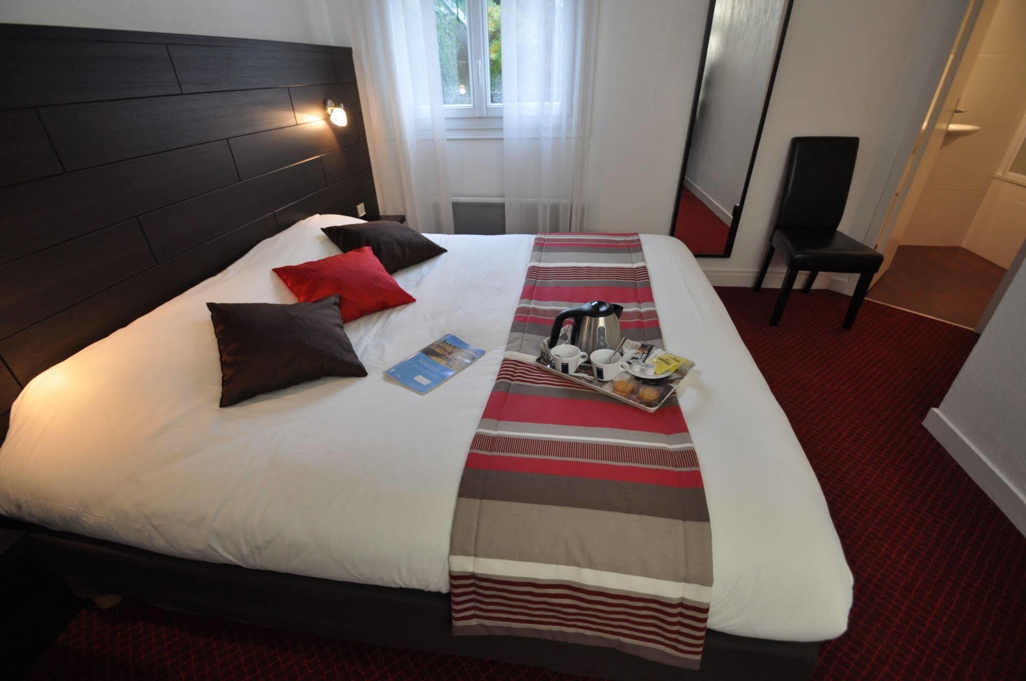 The Originals City, Hotel Du Chateau, Pontivy Εξωτερικό φωτογραφία