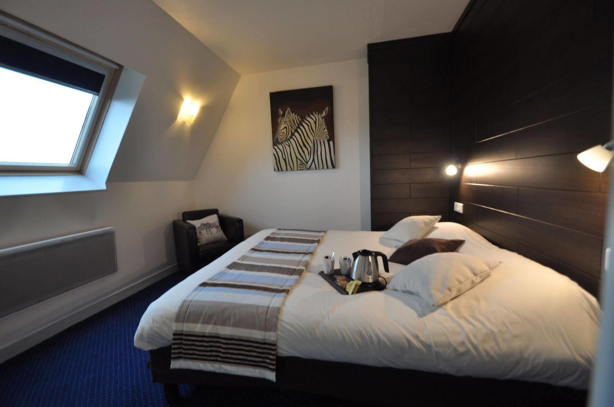 The Originals City, Hotel Du Chateau, Pontivy Εξωτερικό φωτογραφία