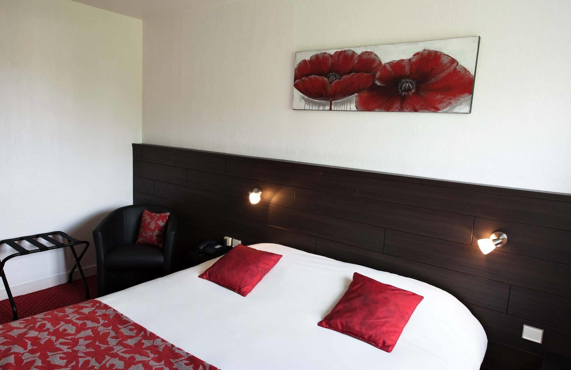 The Originals City, Hotel Du Chateau, Pontivy Εξωτερικό φωτογραφία