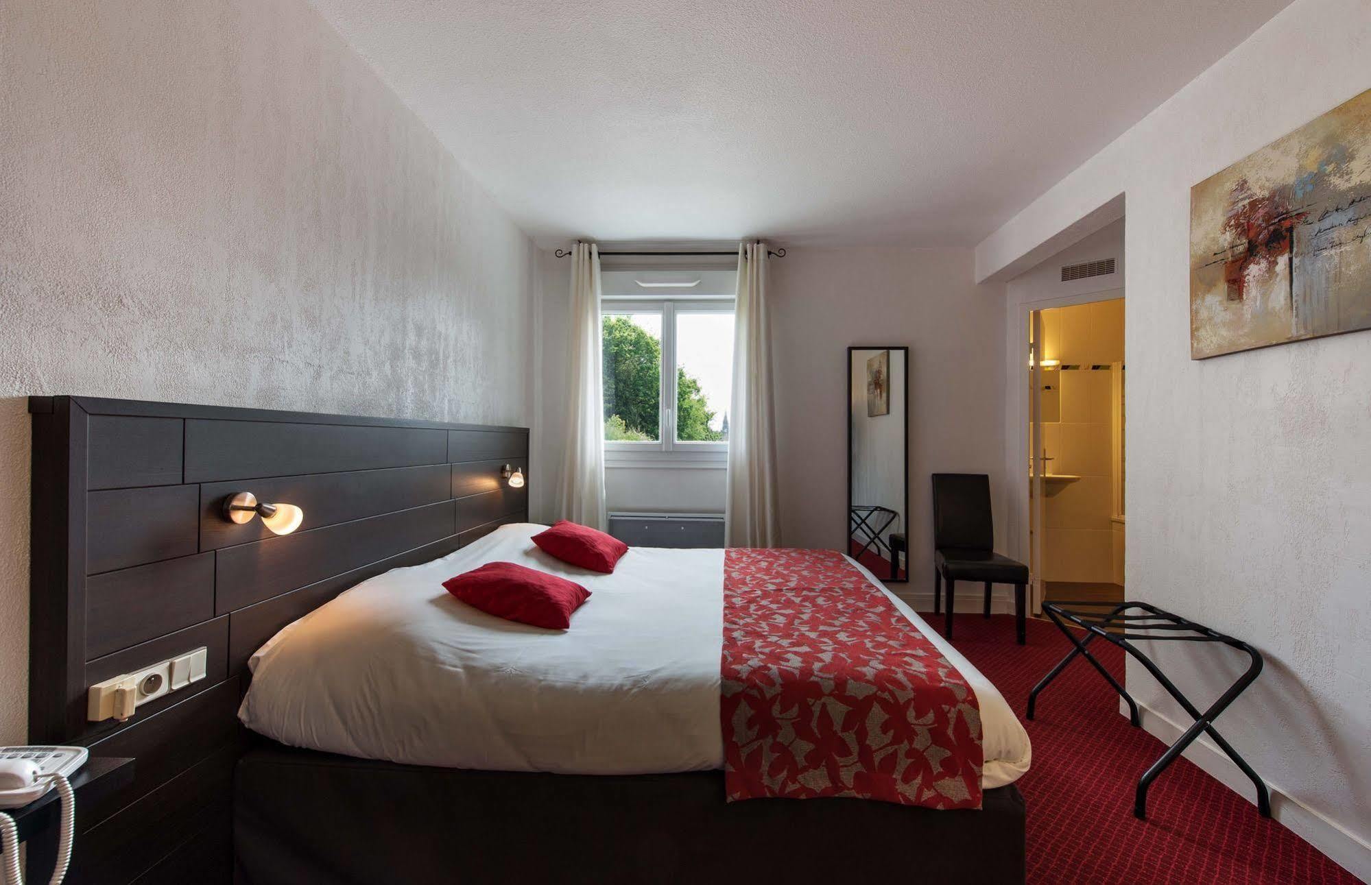 The Originals City, Hotel Du Chateau, Pontivy Εξωτερικό φωτογραφία
