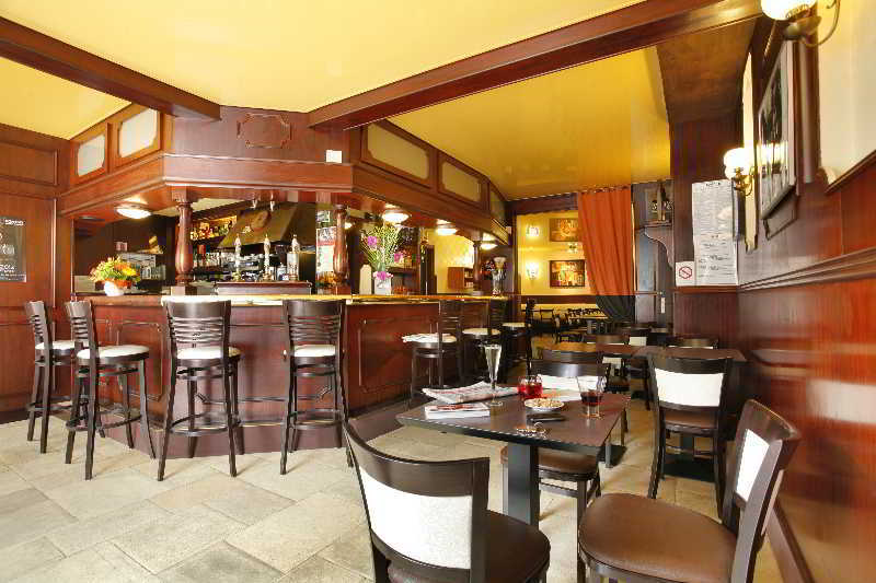 The Originals City, Hotel Du Chateau, Pontivy Εξωτερικό φωτογραφία